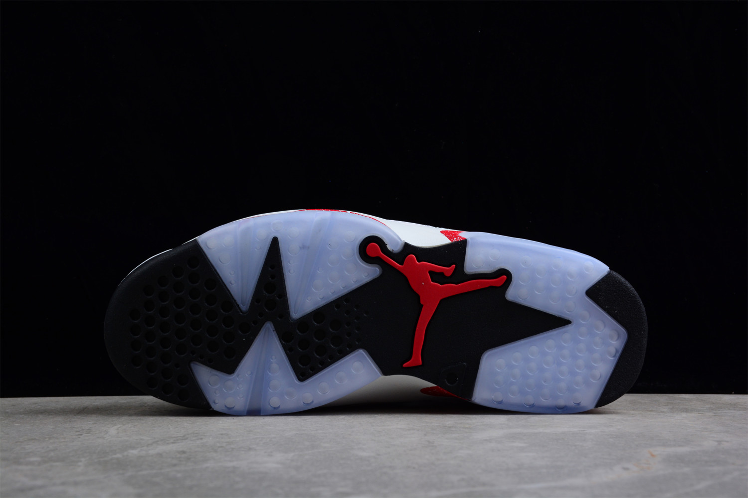Jordan 6 Retro Red Oreo CT8529-162