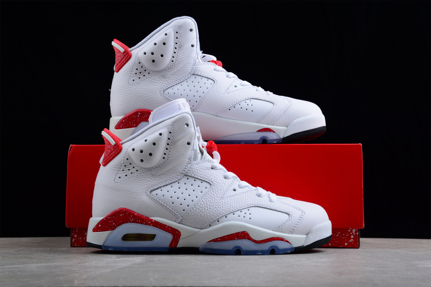 Jordan 6 Retro Red Oreo CT8529-162