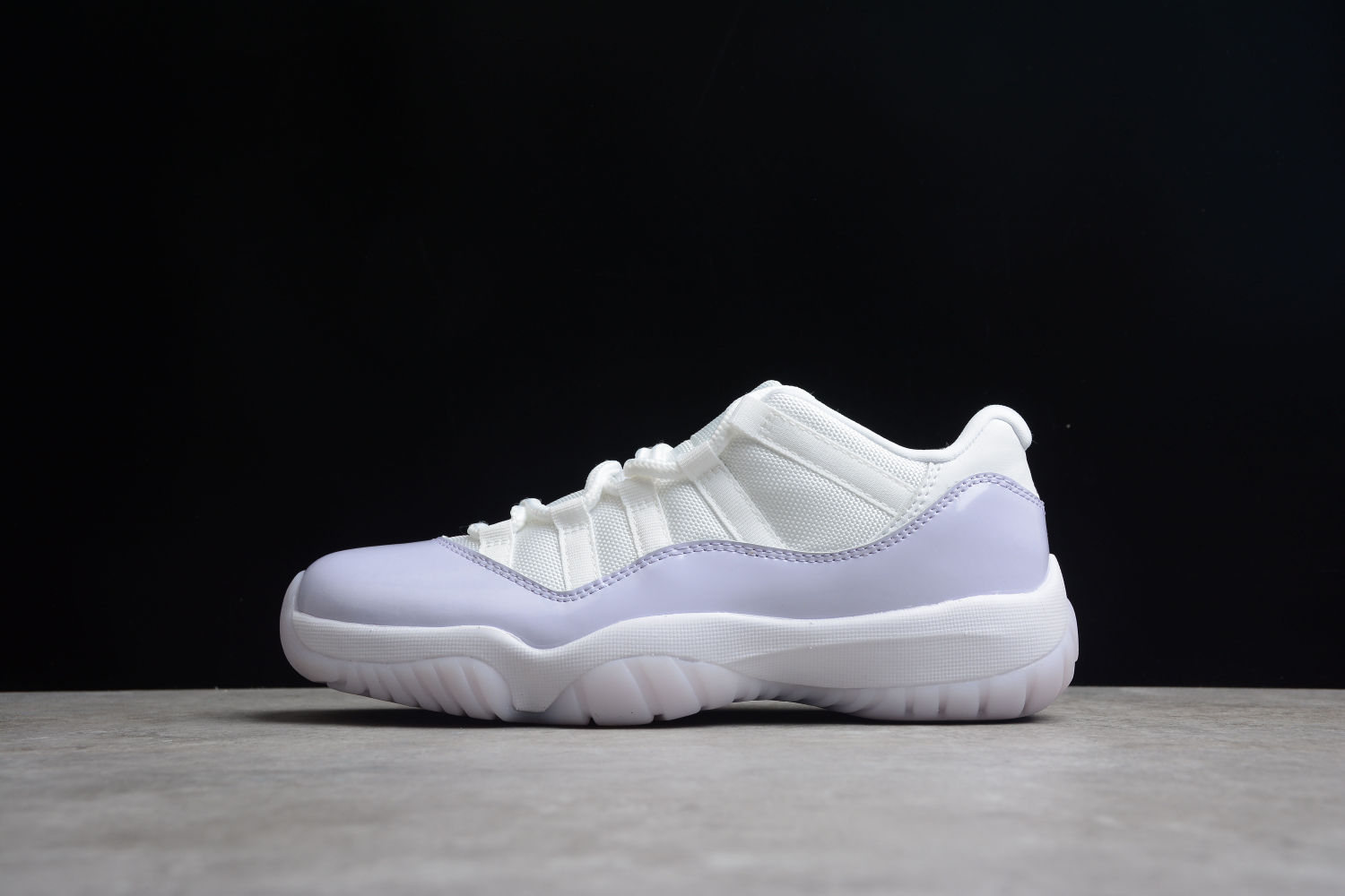 Jordan 11 Retro Low Pure Violet (W) AH7860-101