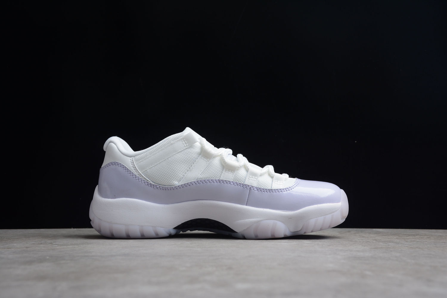 Jordan 11 Retro Low Pure Violet (W) AH7860-101