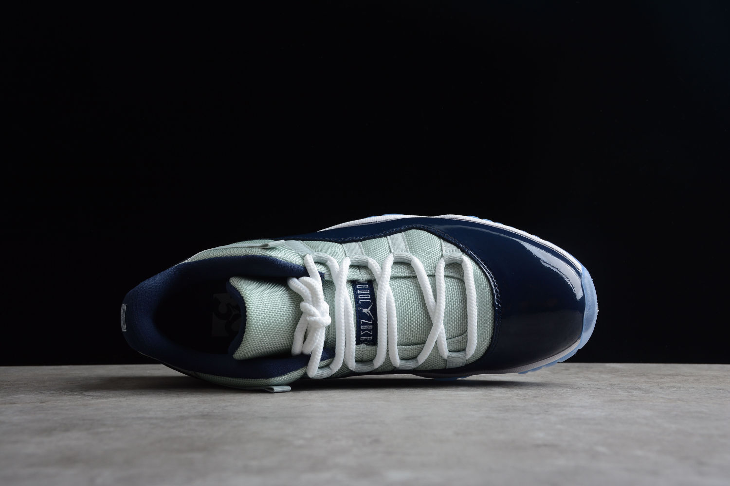 Jordan 11 Retro Low Georgetown 528895-007