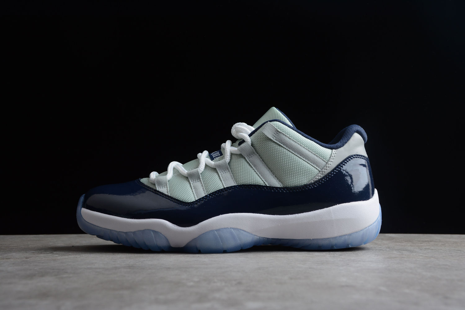 Jordan 11 Retro Low Georgetown 528895-007