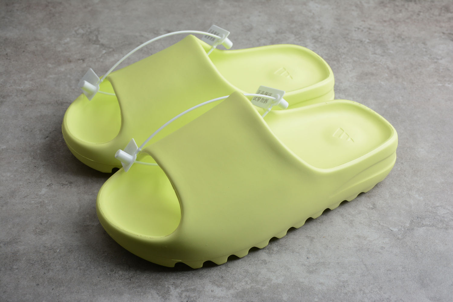 US$ 69.00 - adidas Yeezy Slide Glow Green FX0495 - www.sneakersrep.org