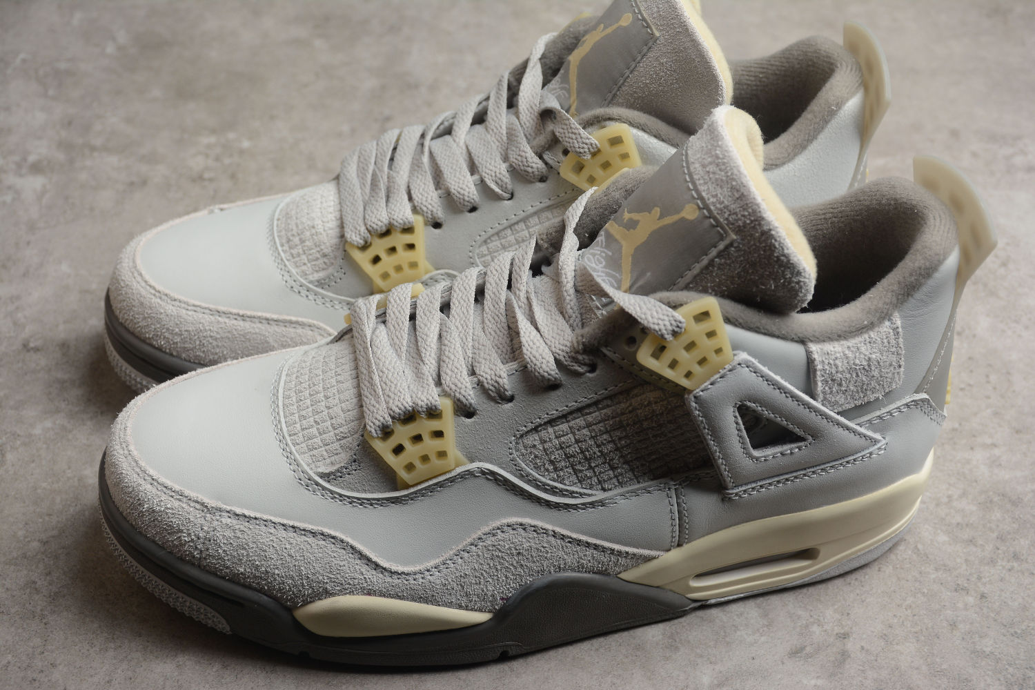 Jordan 4 Retro SE Craft Photon Dust DV3742-021