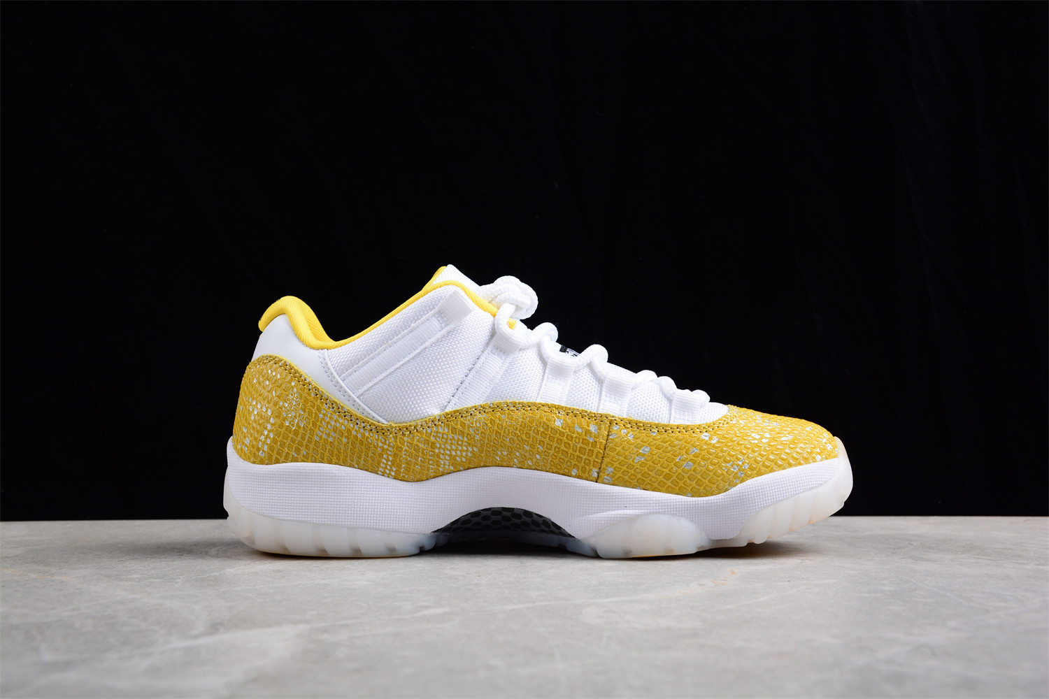 Jordan 11 Retro Low Tour Yellow Snakeskin (W) AH7860-107
