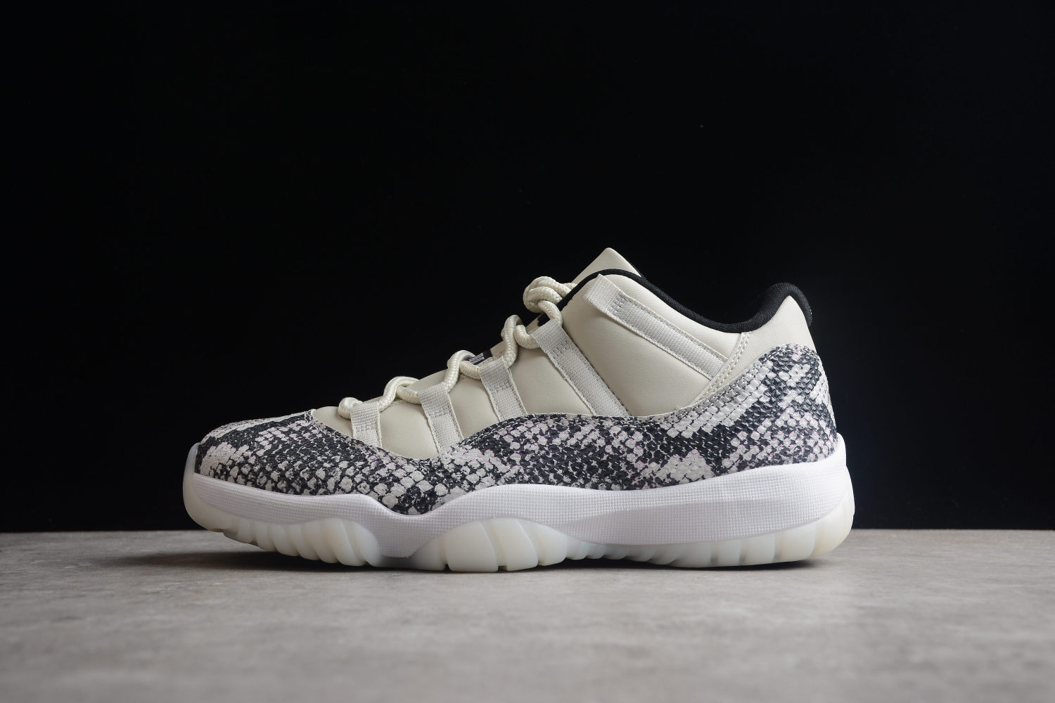 Jordan 11 Retro Low Snake Light Bone CD6846-002