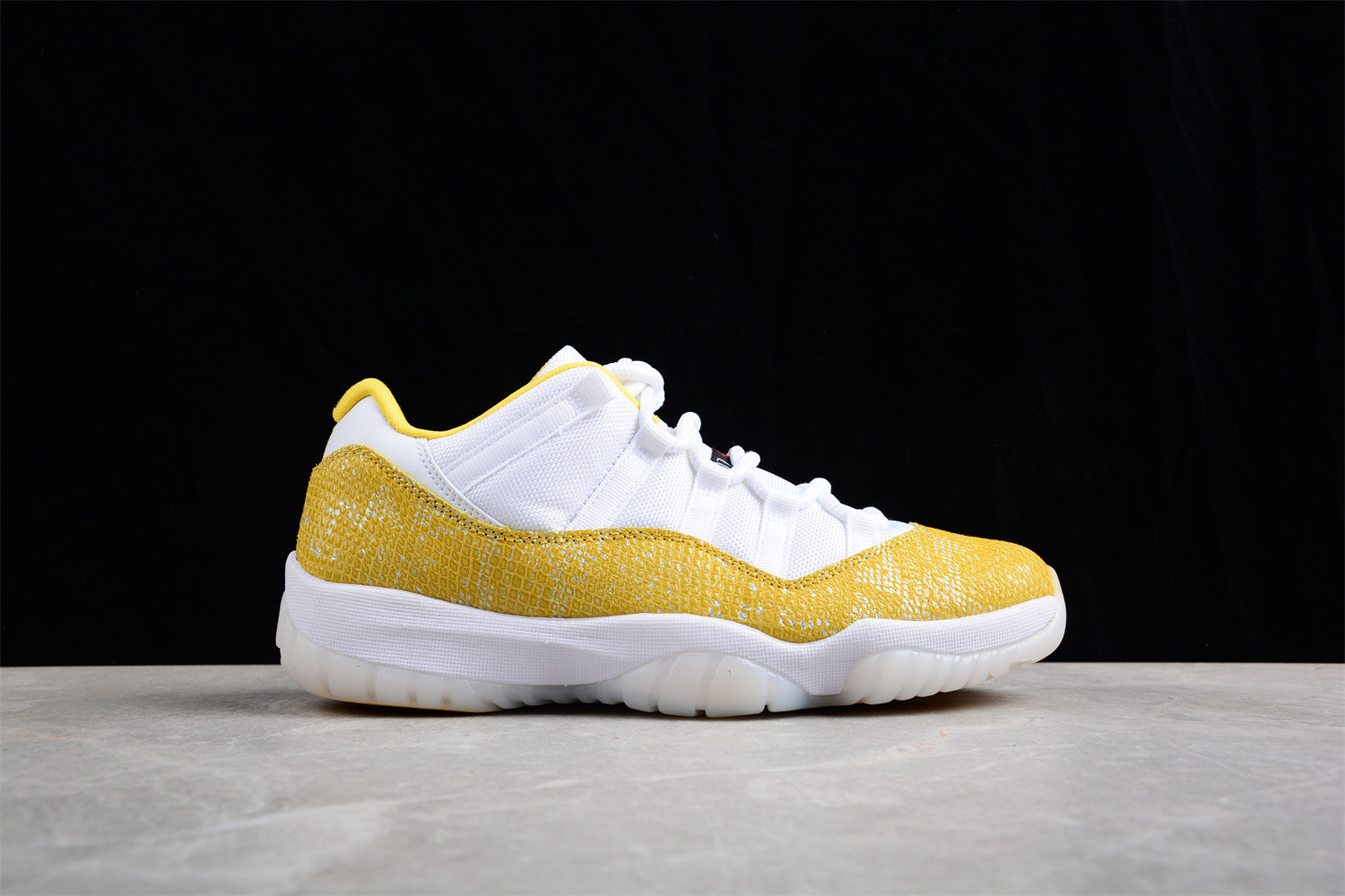 Jordan 11 Retro Low Tour Yellow Snakeskin (W) AH7860-107