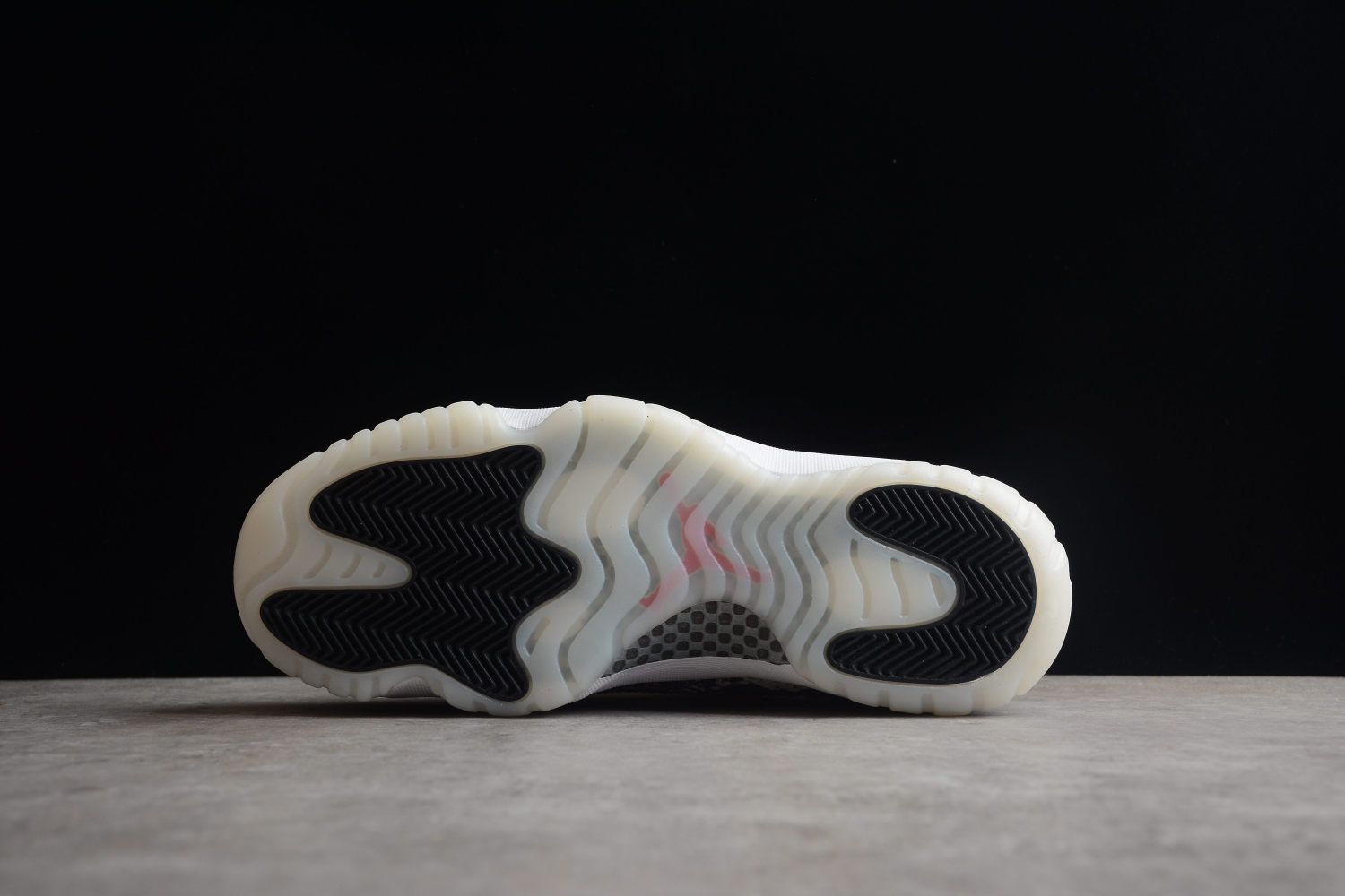 Jordan 11 Retro Low Snake Light Bone CD6846-002