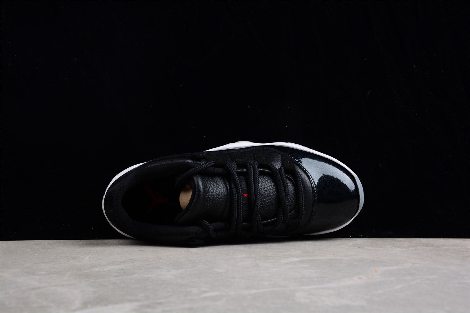 Jordan 11 Retro Low 72-10 AV2187-001