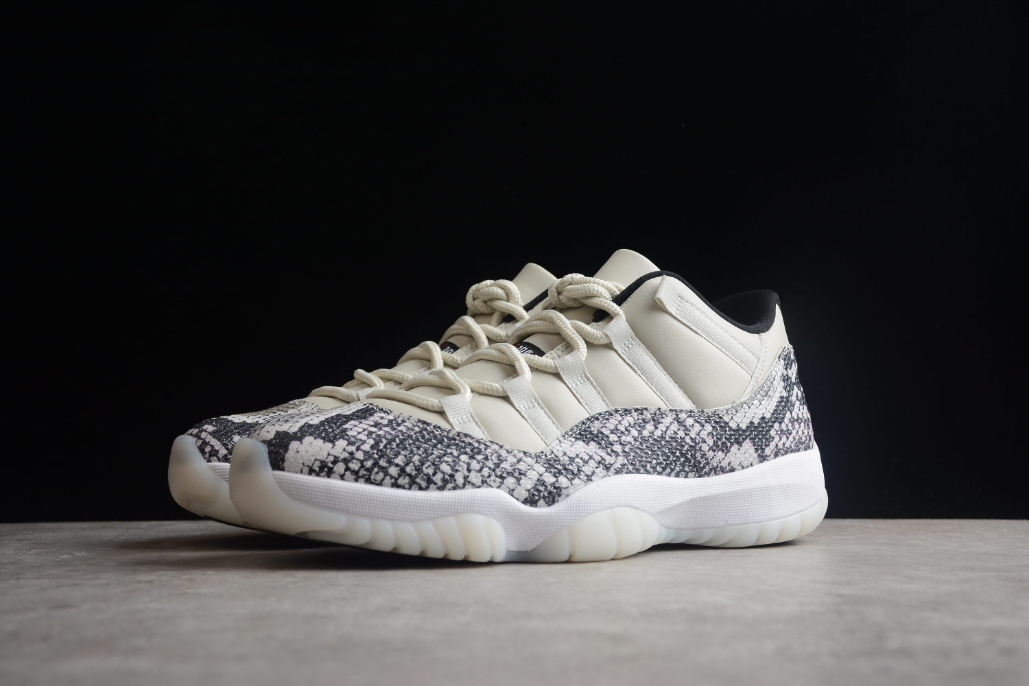 Jordan 11 Retro Low Snake Light Bone CD6846-002
