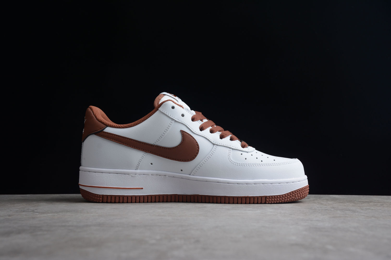 Nike Air Force 1 Low 