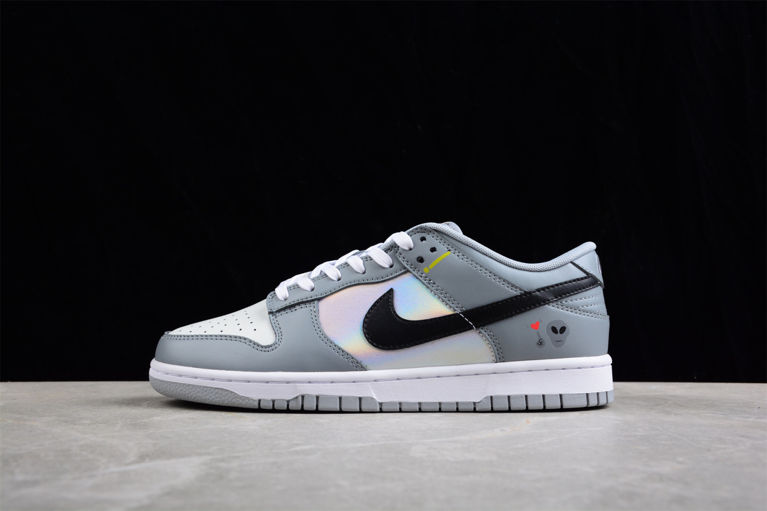 Nike SB Dunk Low CV0811-020