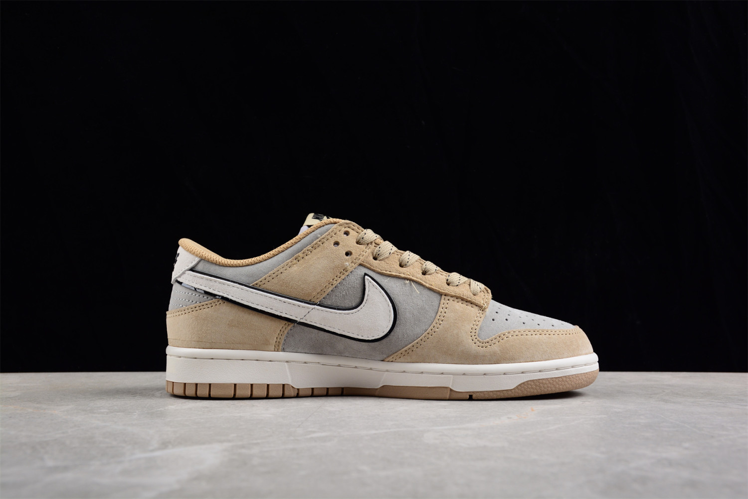 Otomo Katsuhiro x Nike SB Dunk Low Steamboy OST  FF0918-018