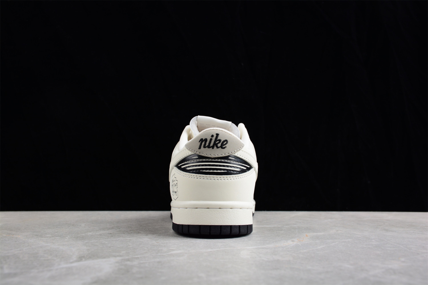 Nike SB Dunk Low  AW2011-631