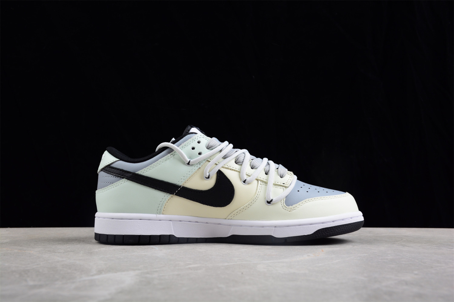 Nike SB Dunk Low   DD1391-100