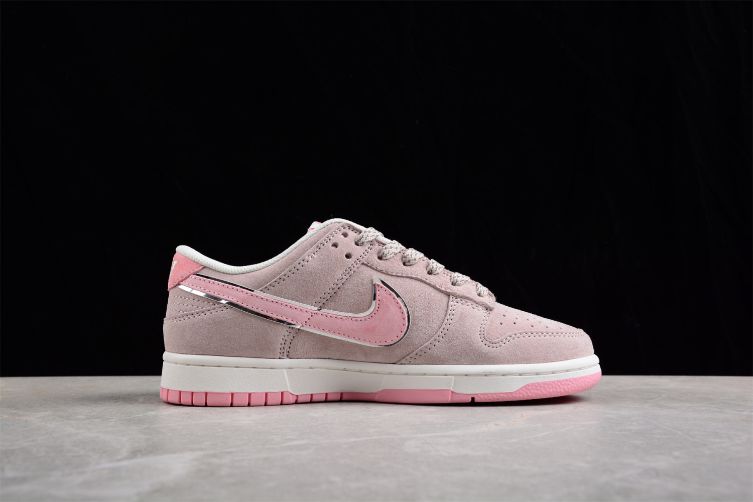 Otomo Katsuhiro x Nike SB Dunk Low Steamboy OST 1391-208