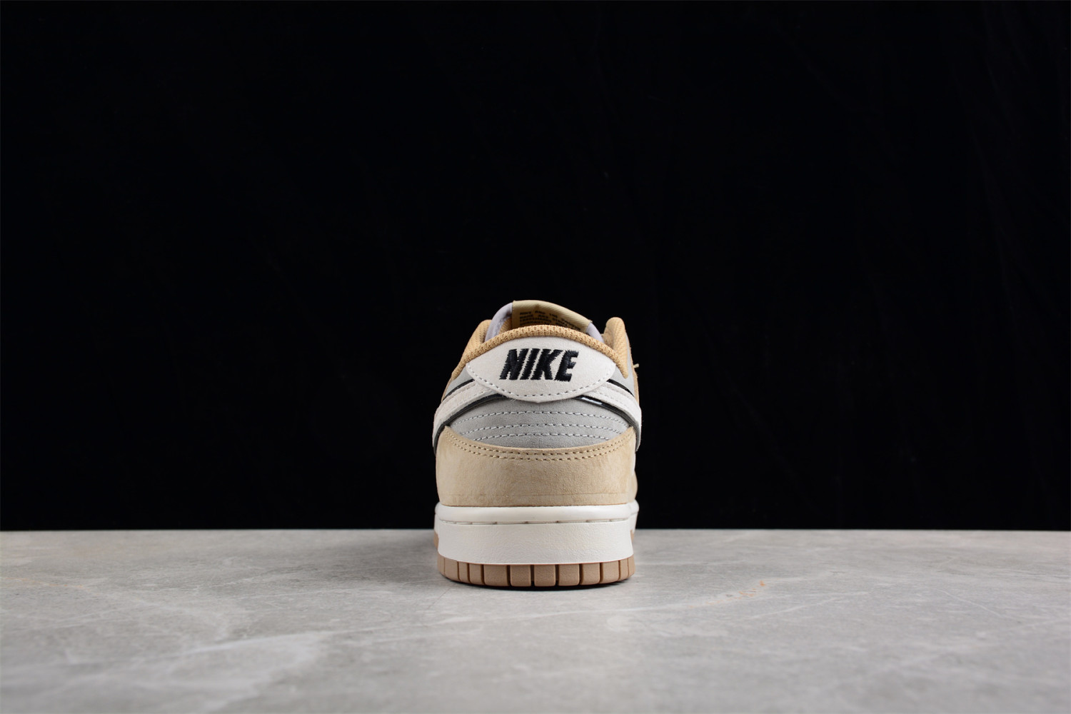 Otomo Katsuhiro x Nike SB Dunk Low Steamboy OST  FF0918-018