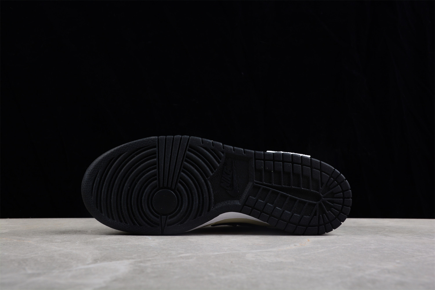 Nike SB Dunk Low   DD1391-100