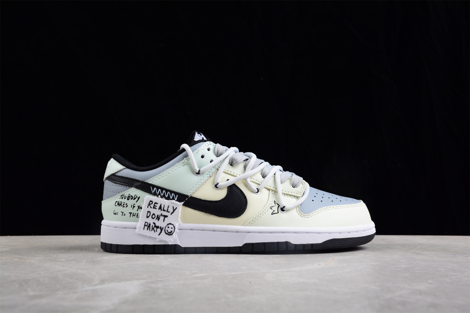 Nike SB Dunk Low   DD1391-100