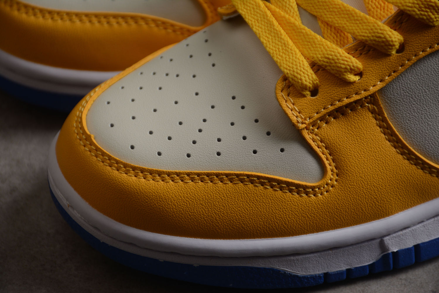 Nike Dunk Low Reverse Panda DN1431-700