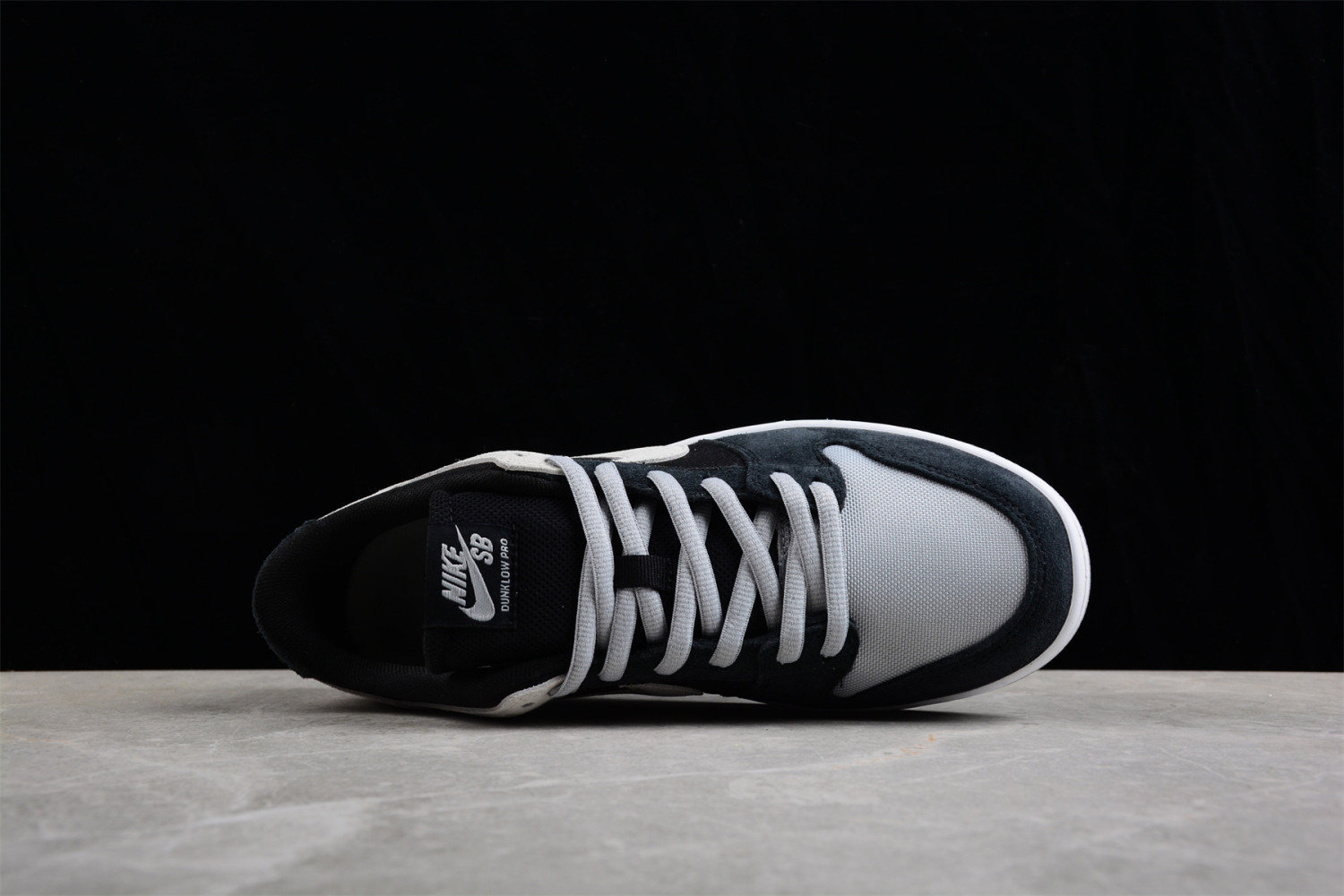 Nike SB Zoom Dunk Low Pro Black Wolf Grey White 854866-001