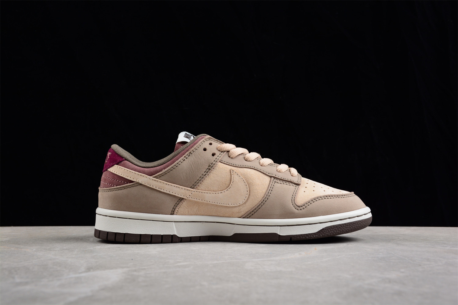 Otomo Katsuhiro x Nike SB Dunk Low Steamboy OST LF0039-030