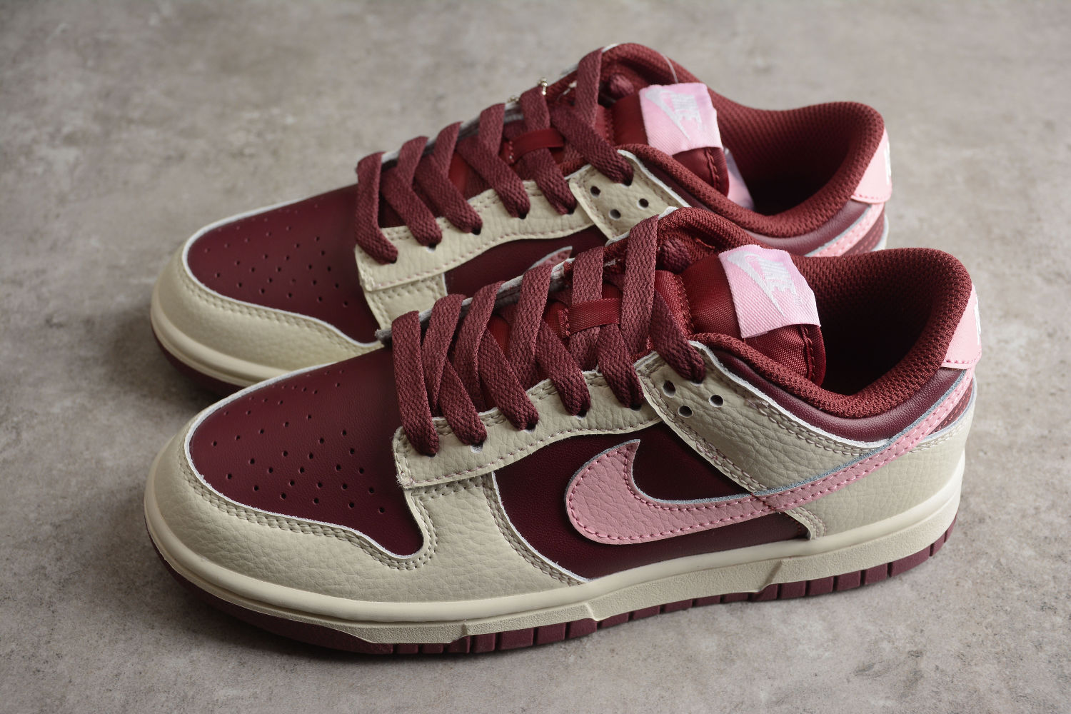 Nike Dunk Low Retro PRM Valentine