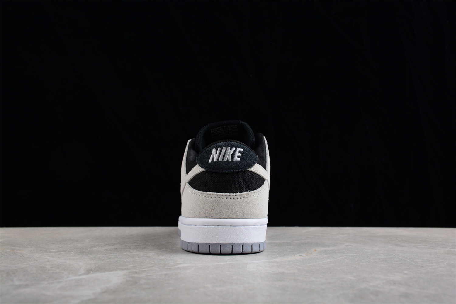 Nike SB Zoom Dunk Low Pro Black Wolf Grey White 854866-001