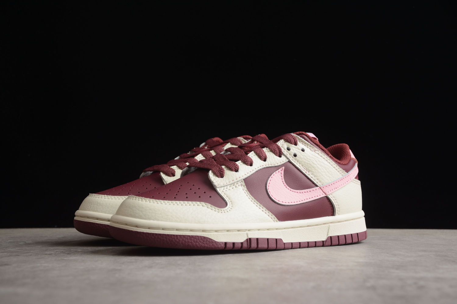 Nike Dunk Low Retro PRM Valentine
