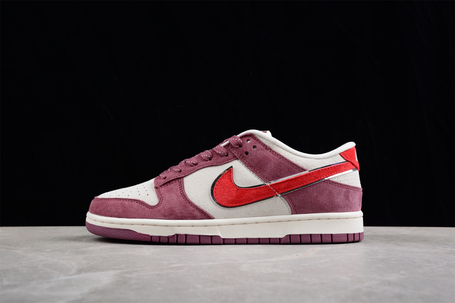 Otomo Katsuhiro x Nike SB Dunk Low Steamboy OST DA8863-082