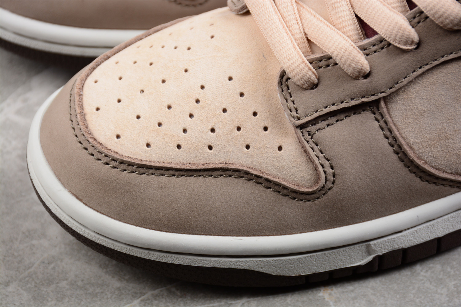 Otomo Katsuhiro x Nike SB Dunk Low Steamboy OST LF0039-030