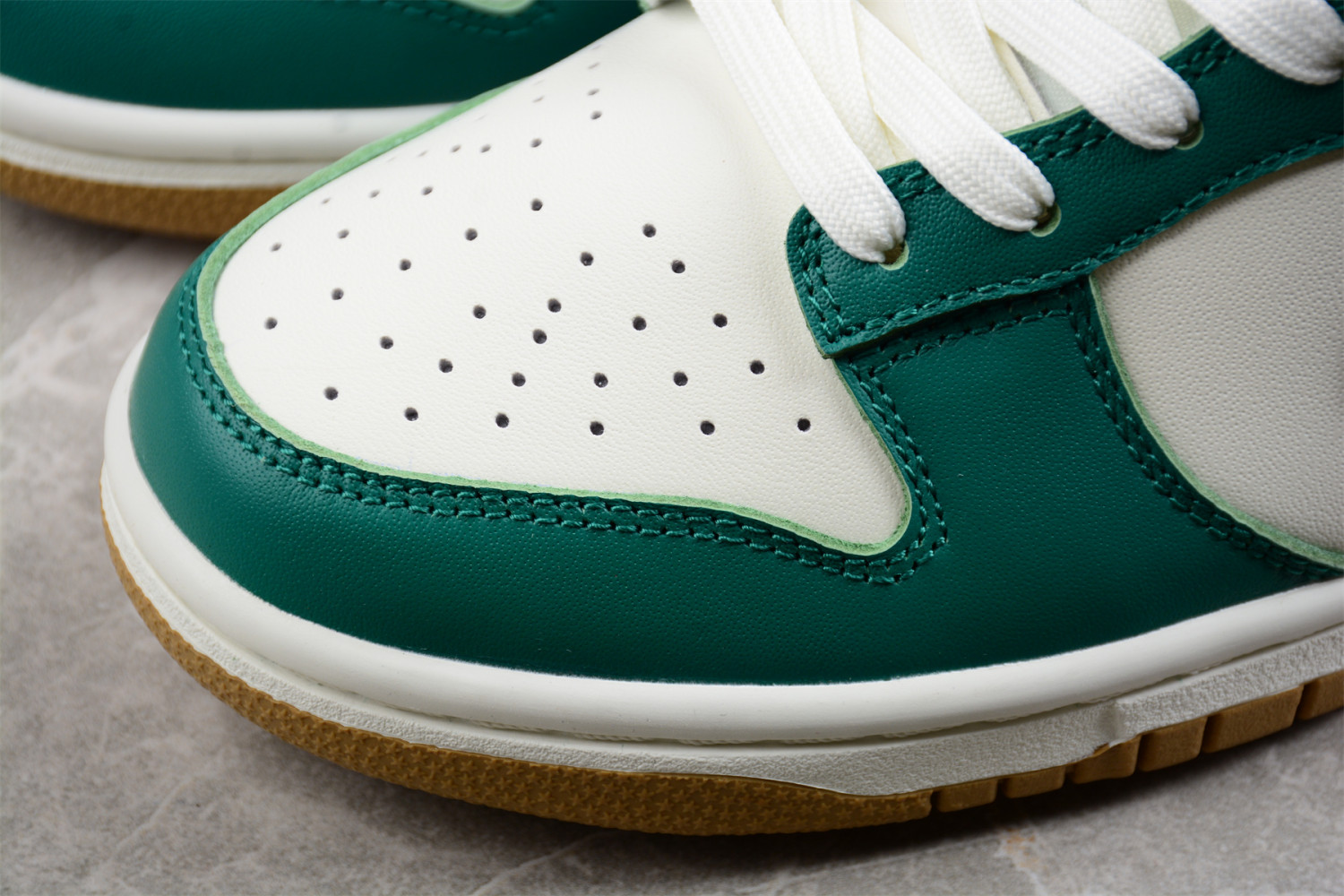 Nike Dunk Low Malachite University Gold FB7173-131