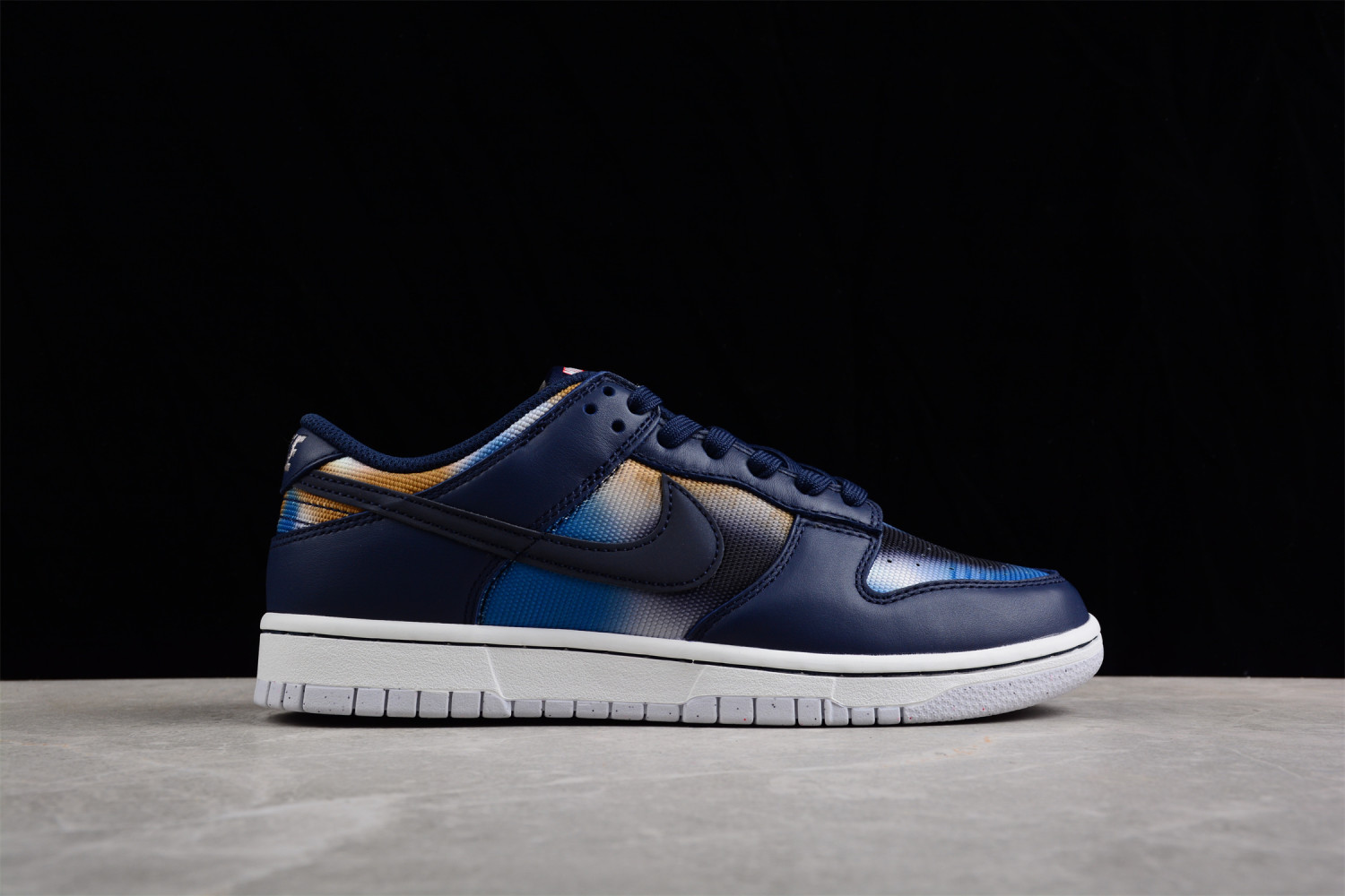 Nike Dunk Low Graffiti Navy DM0108-400