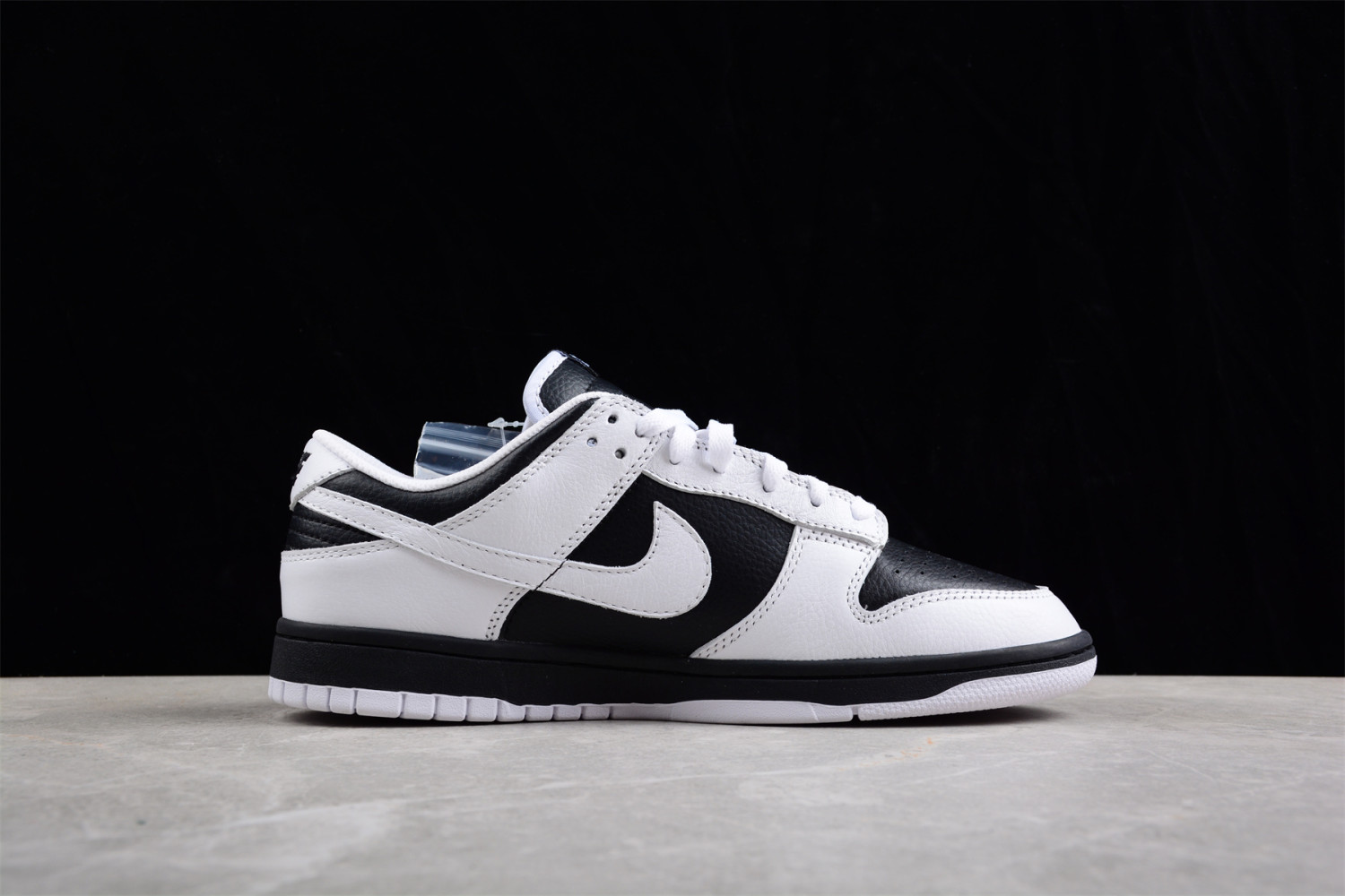 Nike Dunk Low Retro Reverse Panda FD9064-011