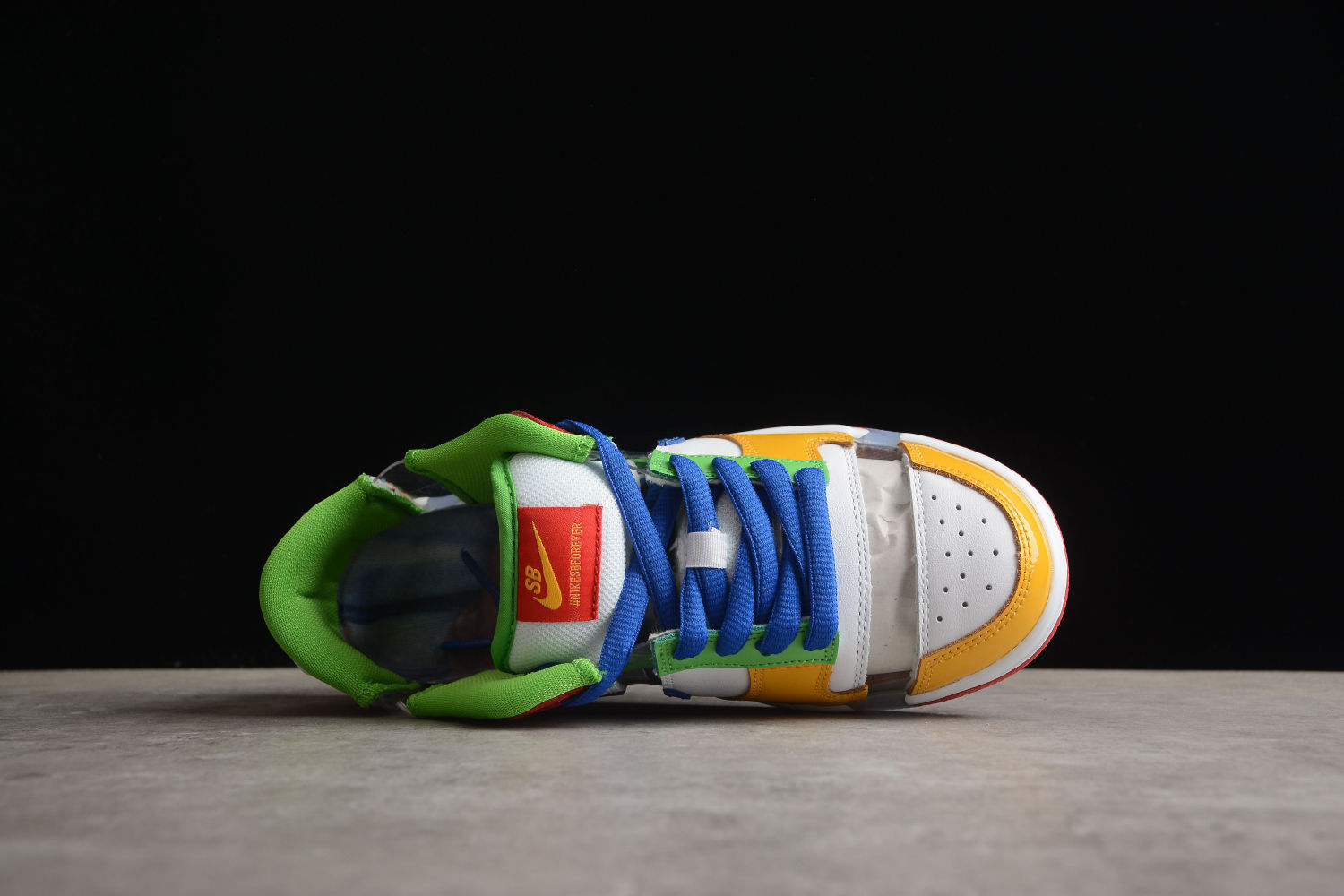 Nike SB Dunk Low Sandy Bodecker FD8777-100