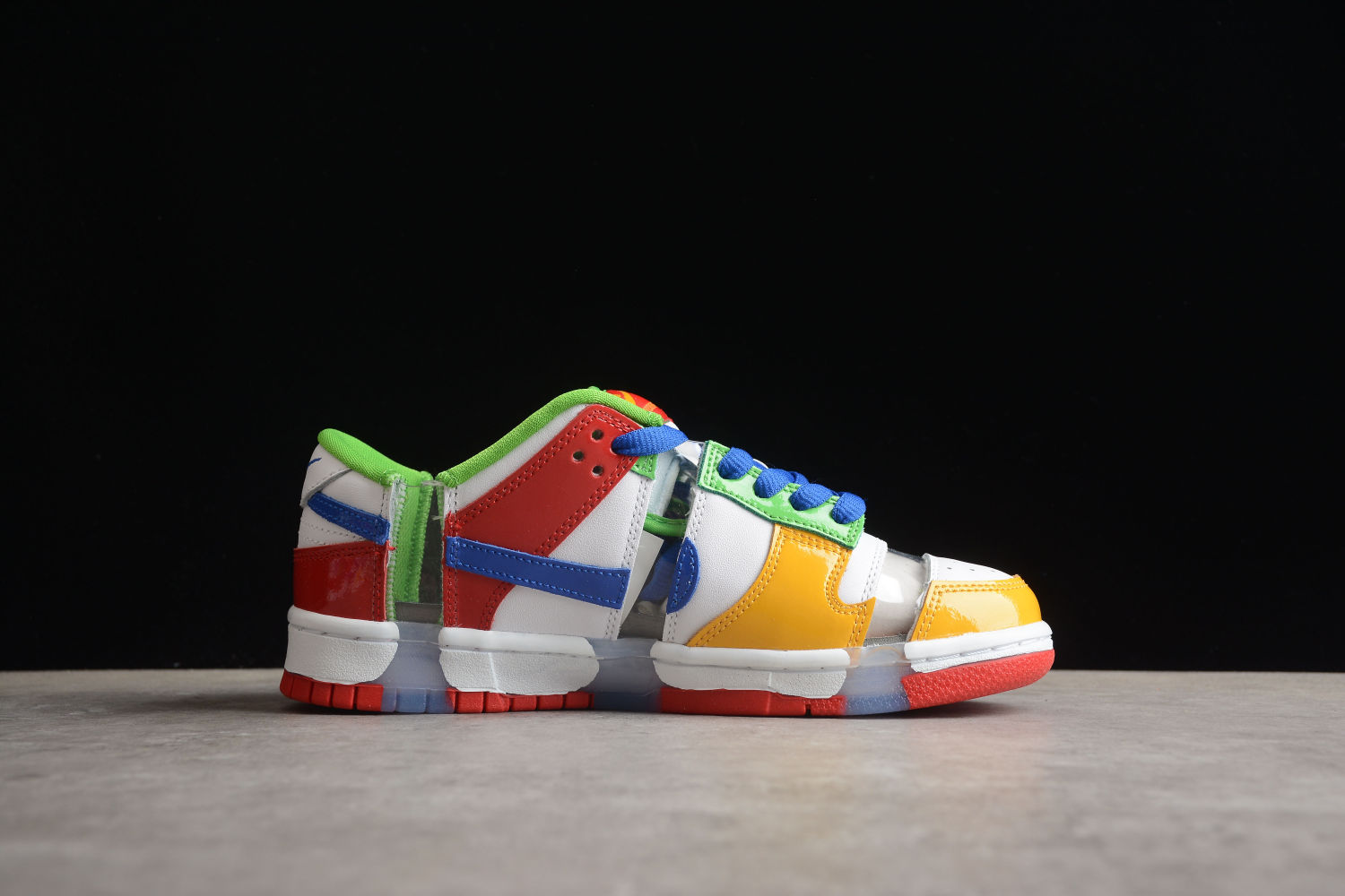 Nike SB Dunk Low Sandy Bodecker FD8777-100