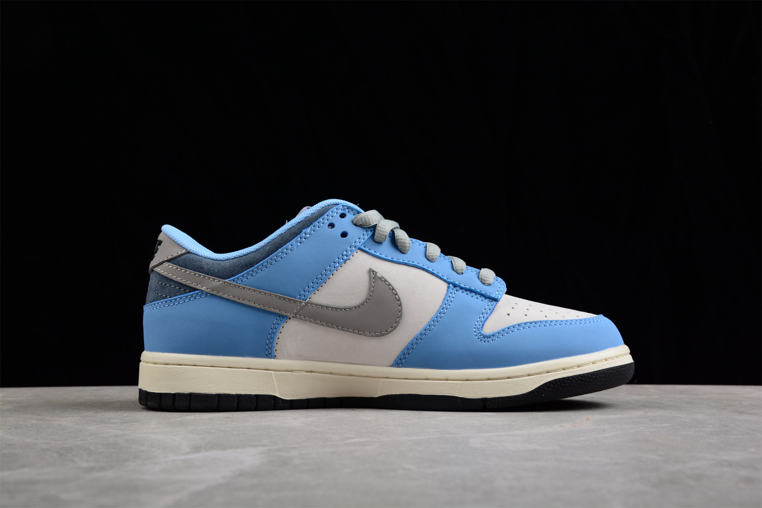 Otomo Katsuhiro x Nk SB Dunk Low Steamboy OST DO7412-987