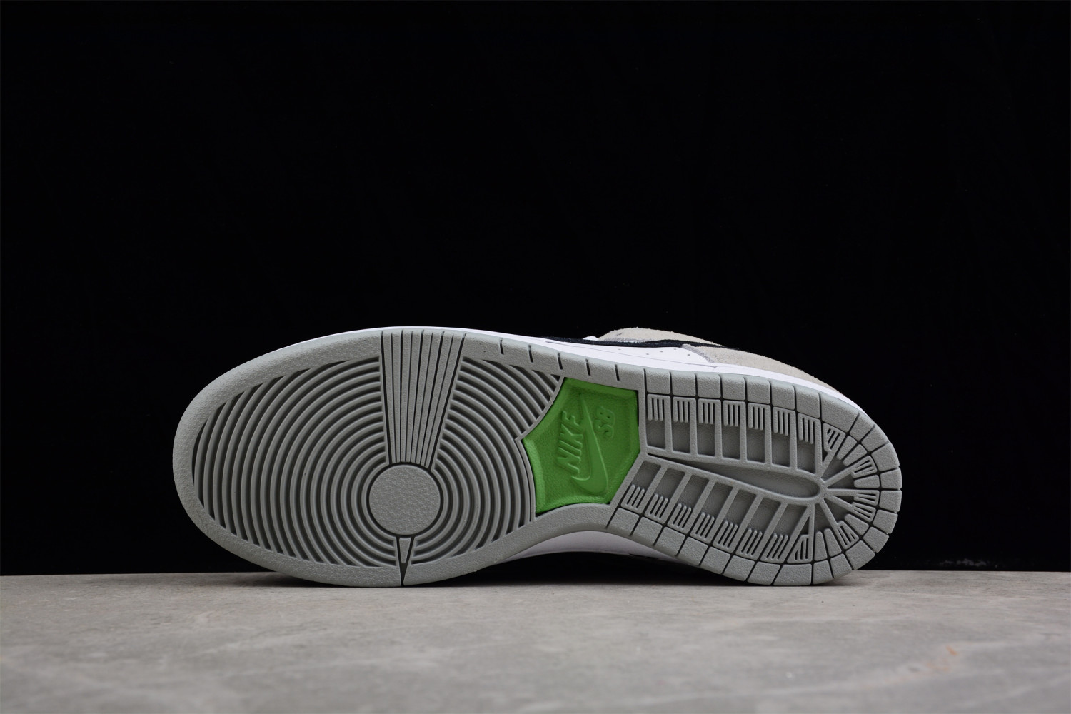 Nike SB Dunk Low Chlorophyll BQ6817-011
