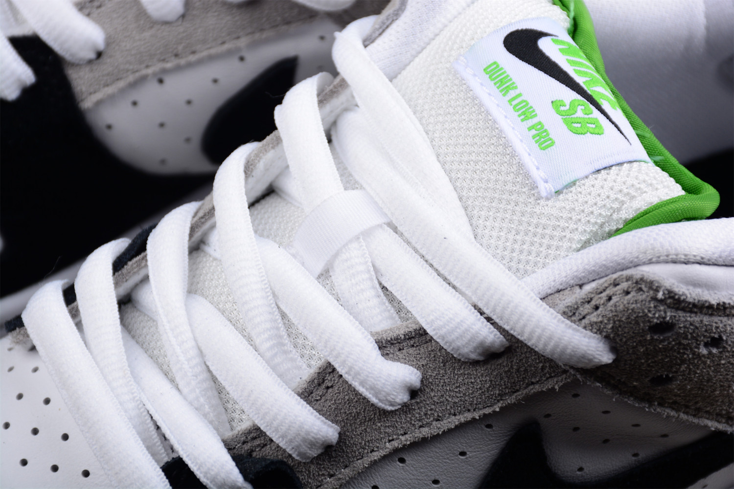 Nike SB Dunk Low Chlorophyll BQ6817-011