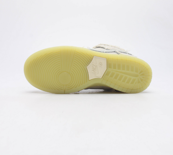 Nike SB Dunk Low Mummy DM0774-111