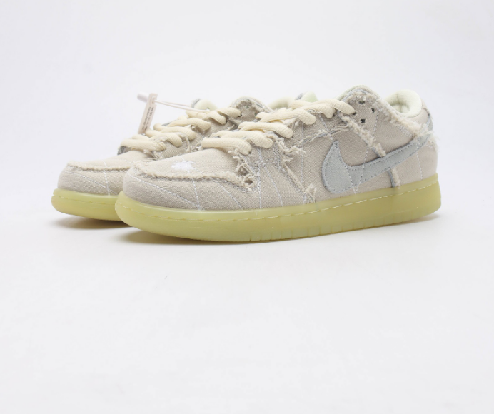 Nike SB Dunk Low Mummy DM0774-111