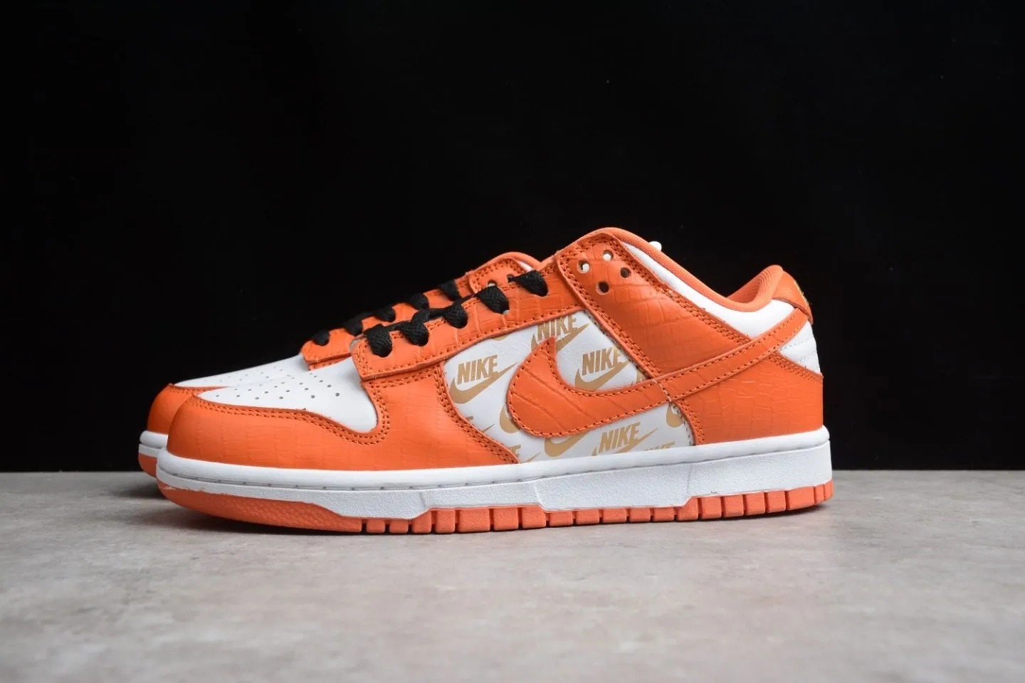 S*p*e*e x nike sb dunk low orange white metallic gold dh3228-181