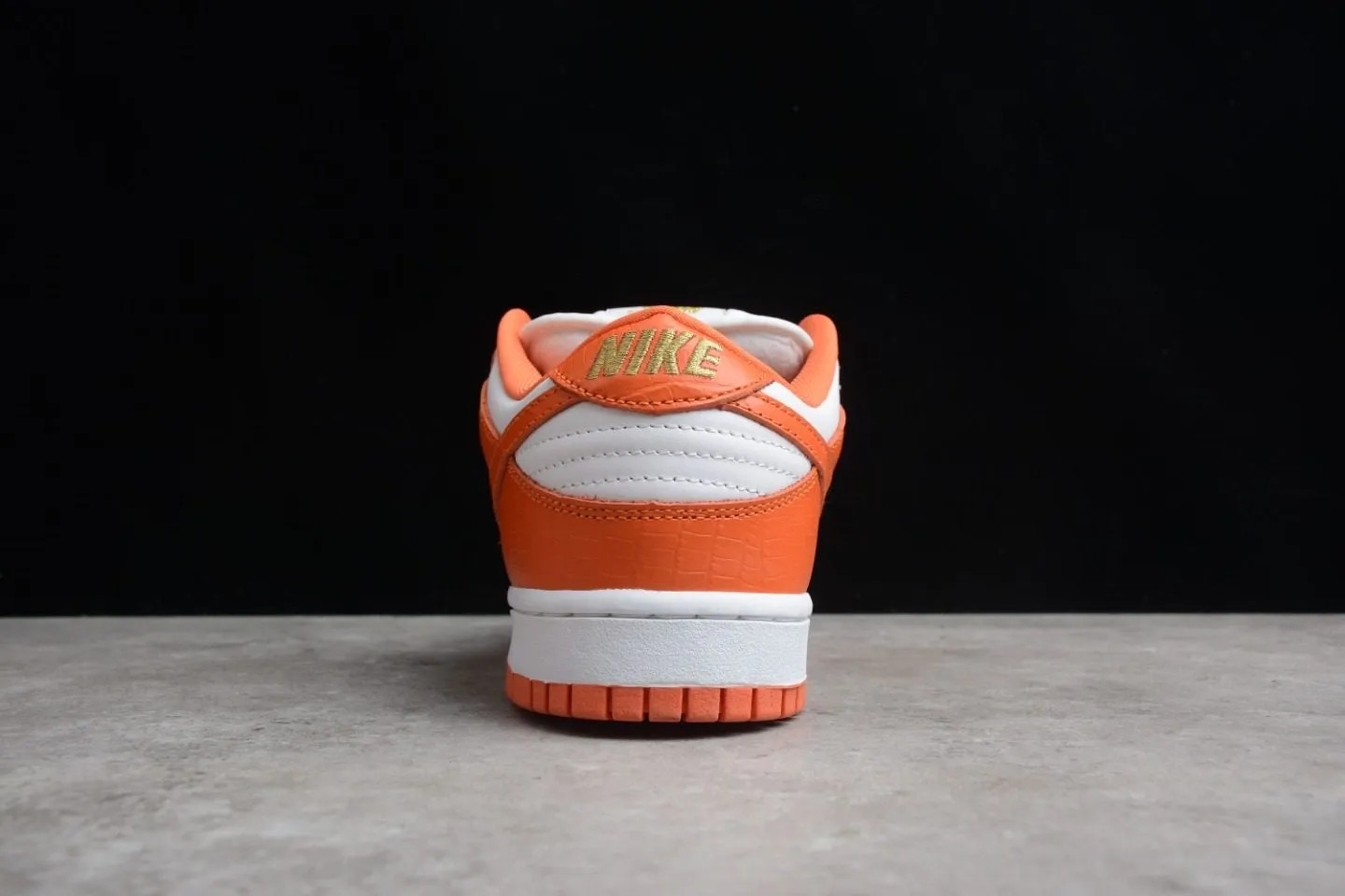 S*p*e*e x nike sb dunk low orange white metallic gold dh3228-181