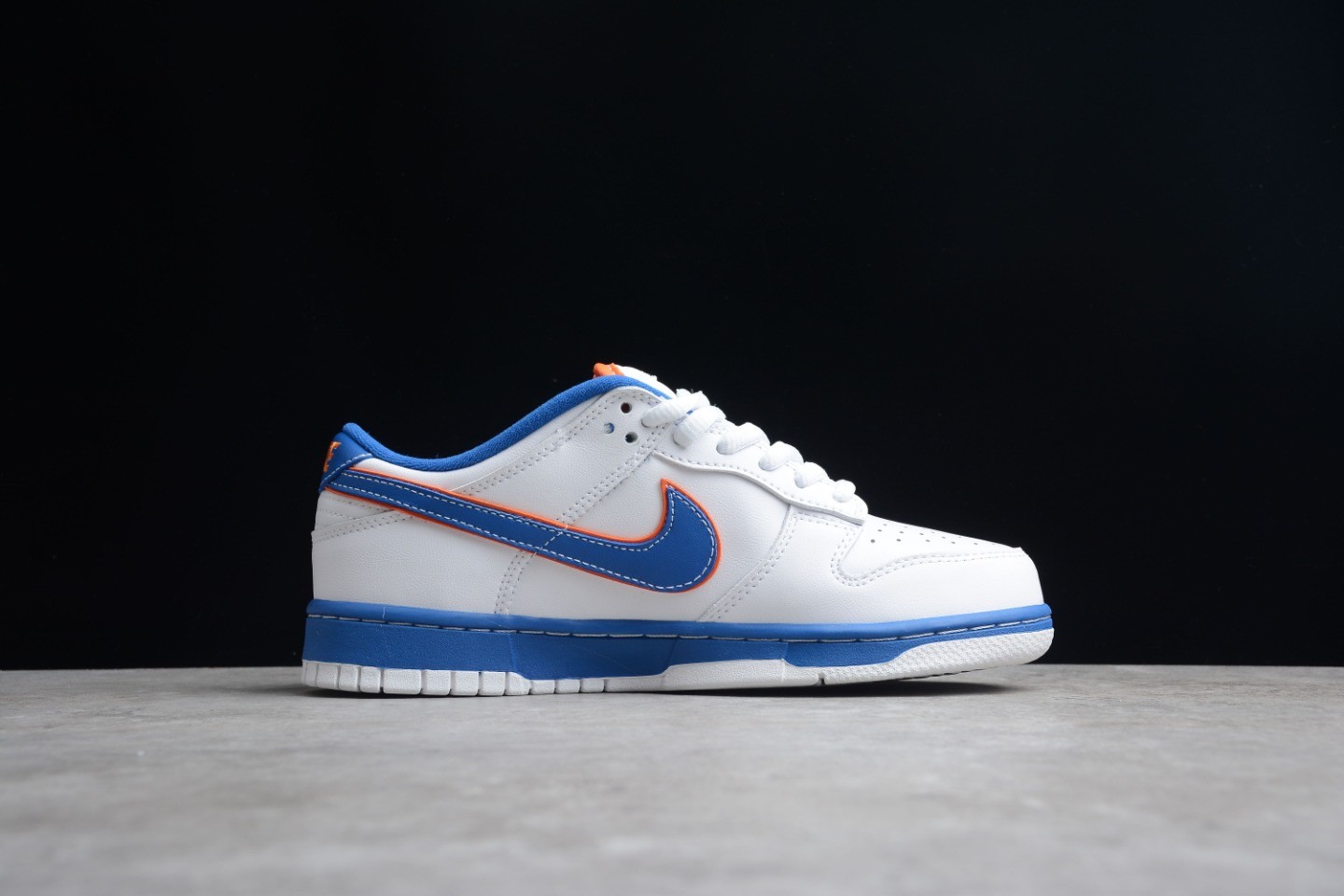 Nike SB Dunk Low Medicom 1 304292-142