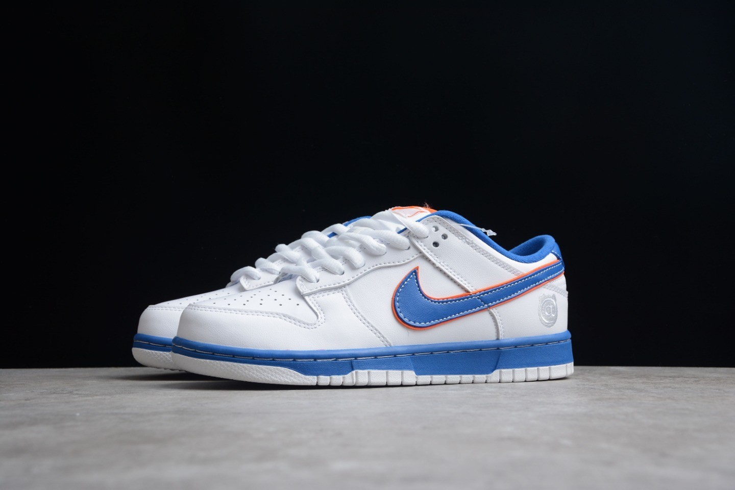 Nike SB Dunk Low Medicom 1 304292-142