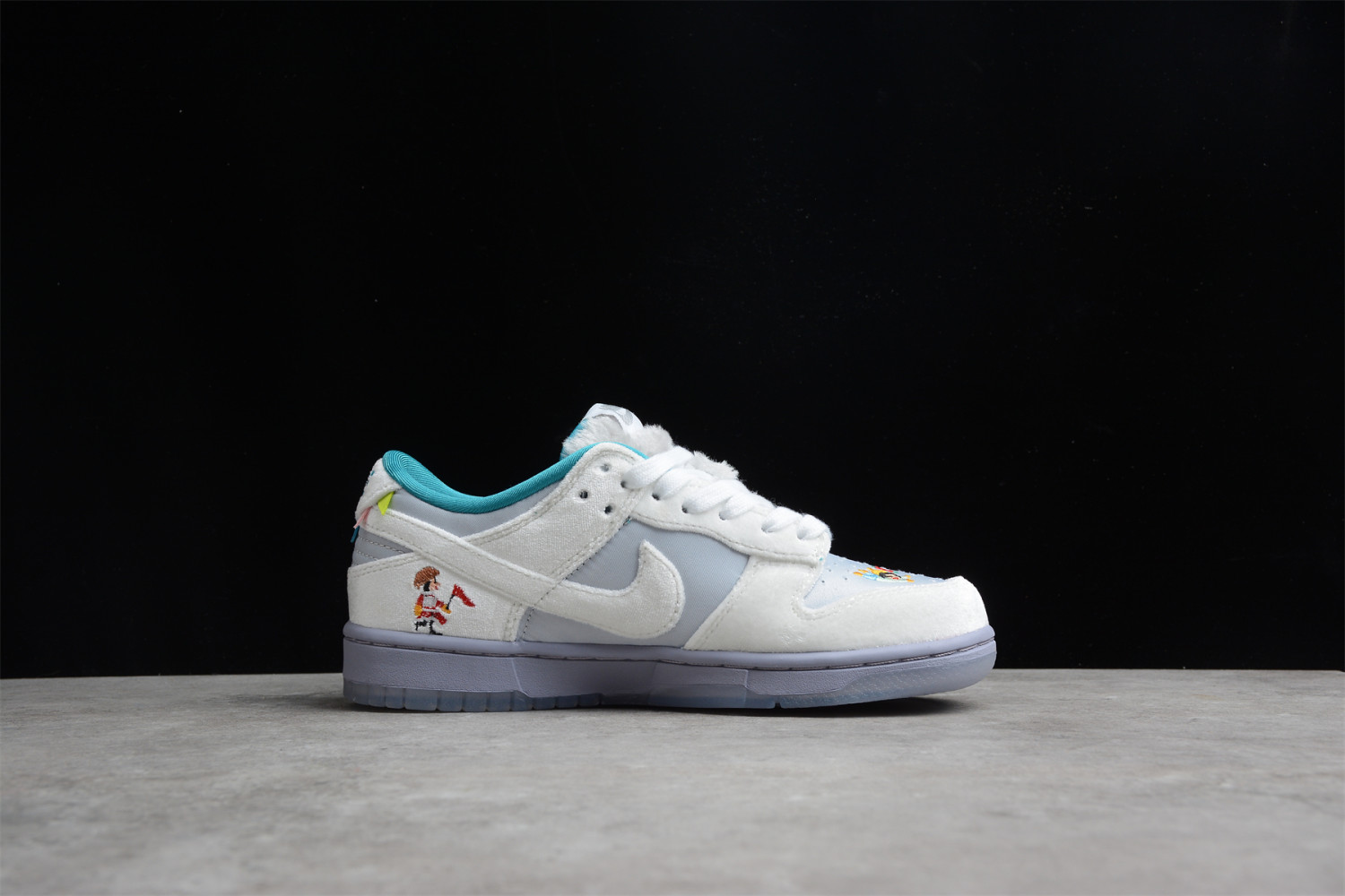 Nike Dunk Low “Ice” DO2326-001