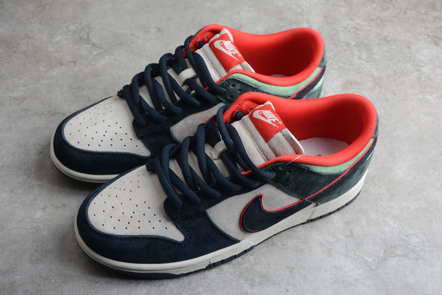 Otomo Katsuhiro x Nike SB Dunk Low Steamboy OST Green Blue Red LF0039-004