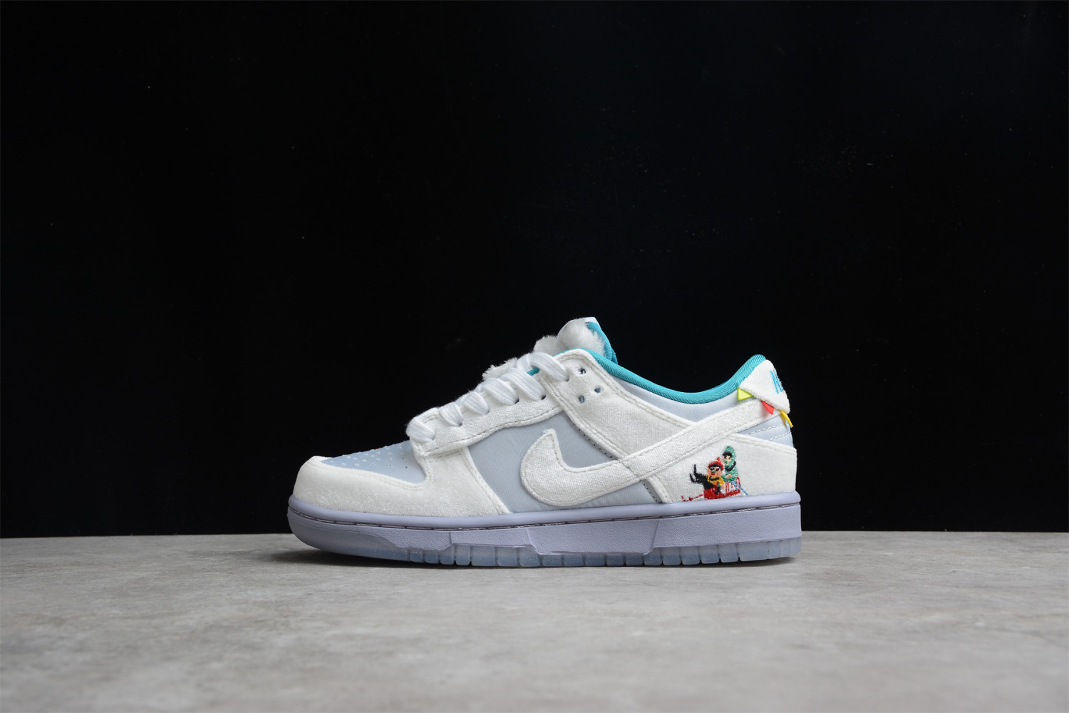Nike Dunk Low “Ice” DO2326-001