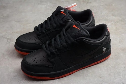 Nike SB Dunk Low Black Pigeon 883232-008