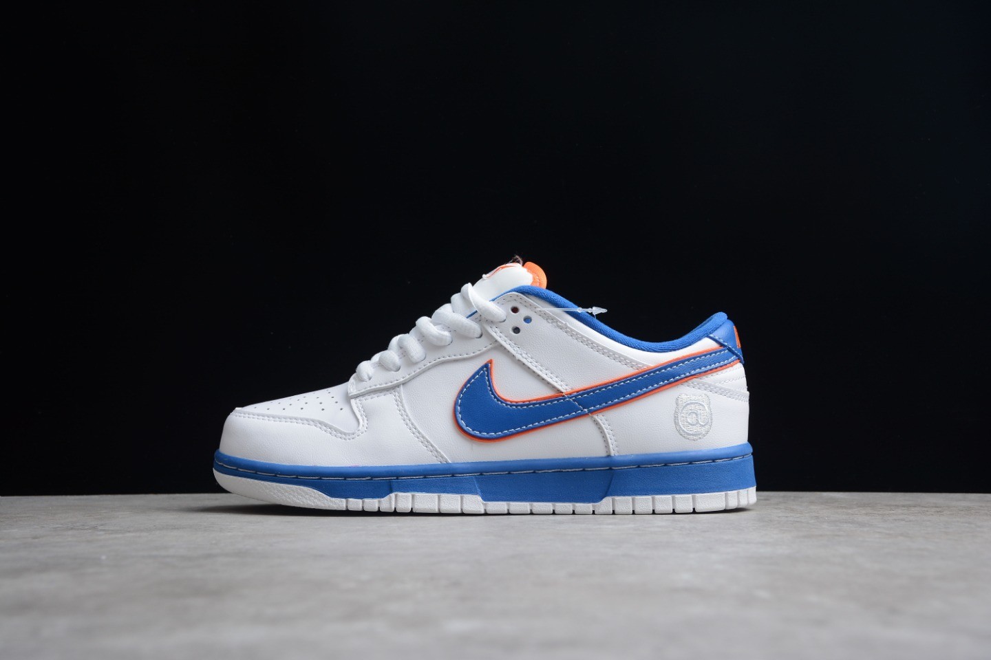 Nike SB Dunk Low Medicom 1 304292-142